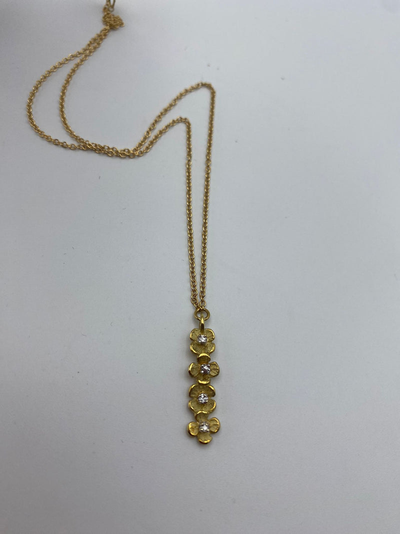 Luigi Quaglia- Collier oro giallo 18 ct. con diamanti ct. 0,08 fiori in microfusione - E45/CG