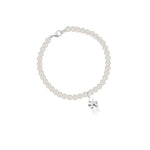 Bracciale di perle da 4,5-5 mm, sagoma bimbo in oro bianco con diamantino ct 0,005. LBB802