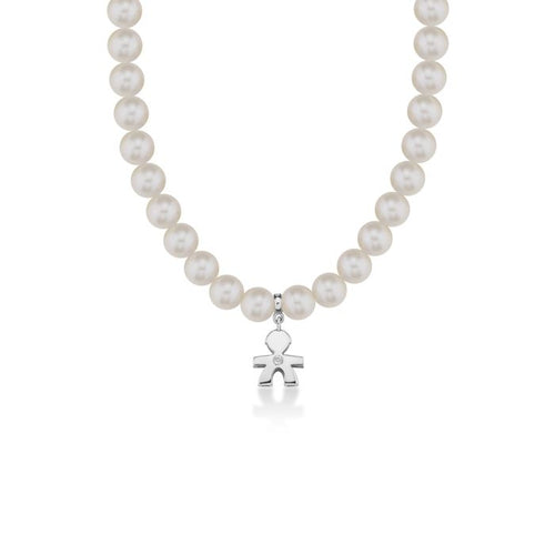 Collana di perle da 4,5-5 mm, sagoma bimbo in oro bianco con diamantino ct 0,005. LBB800